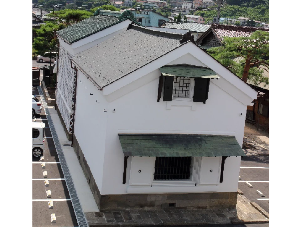 歴史街道に調和する住まいと建造物群